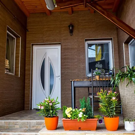 Lux Apartman Maroslele Exterior foto